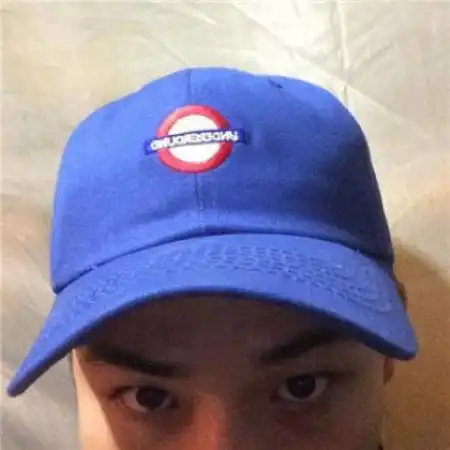 伤感冷酷的男生头像哭过的眼睛更能看清一个人