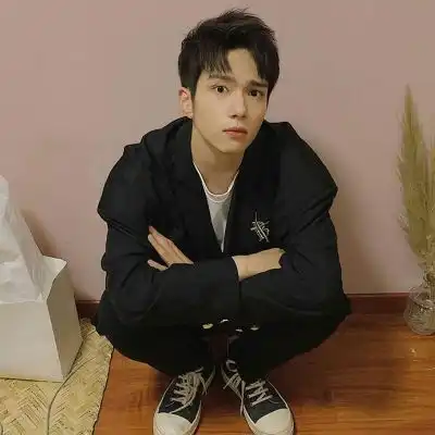 文艺超帅男头像,伤心安静一点的男生