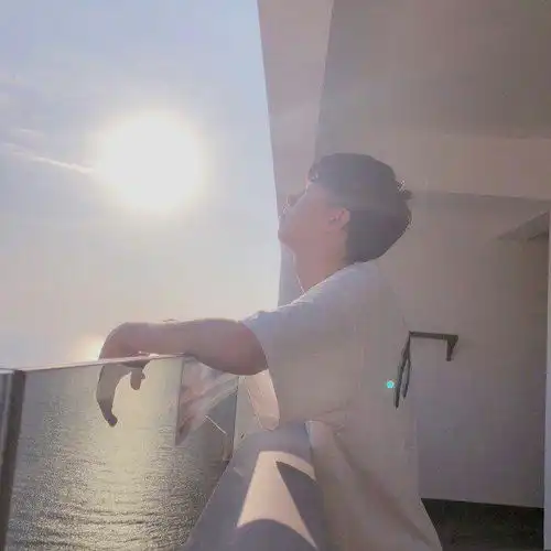 黑色头像图片全黑色男生