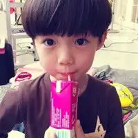 这个小男孩是谁叫什么名字