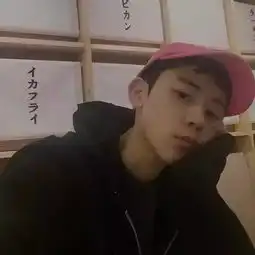 其实我并没有照片里那样完美