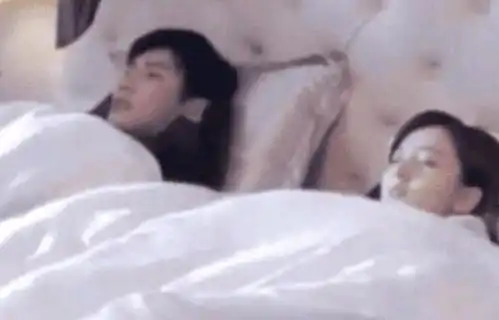 原来睡觉戏都是这么拍出来的,当看到演员的表情后,才知道什么叫演技