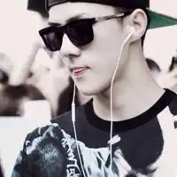 短发平头男生头像