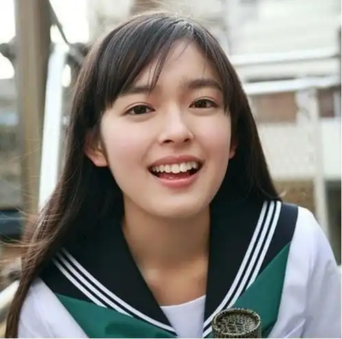 初中女生自以为很丑的动作,在男同学眼中,却成了心动