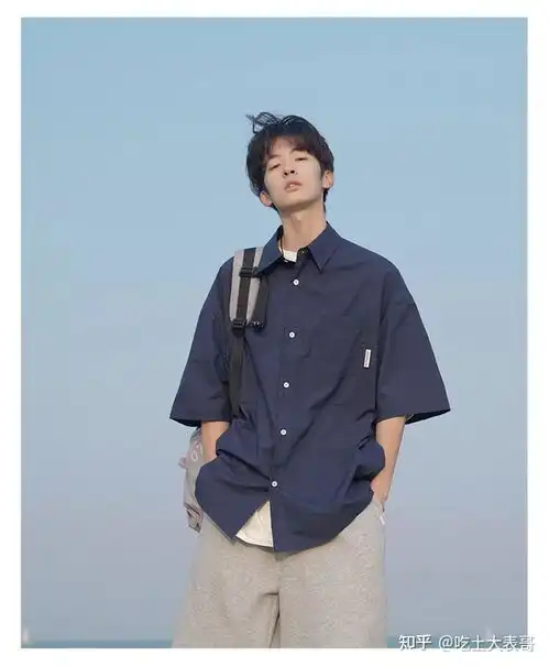 男生夏天约会穿什么衣服拜托,谁不想有一个会穿搭的男朋友非常简单的男生约会穿搭分享短袖衬衫t恤简约高级氛围感男友风男生穿搭