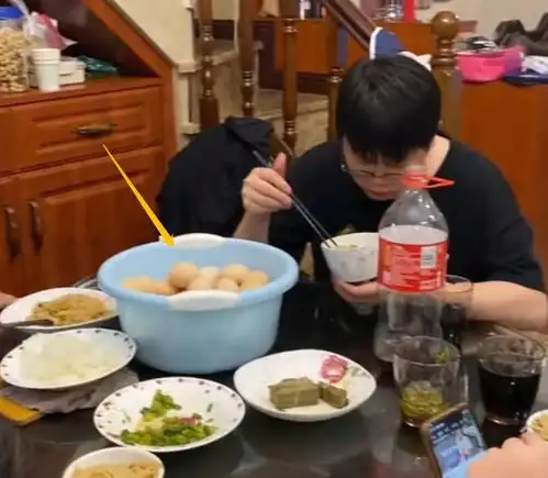 宇宙舅舅的生活16个外甥来家里过暑假,舅舅的表情是亮点