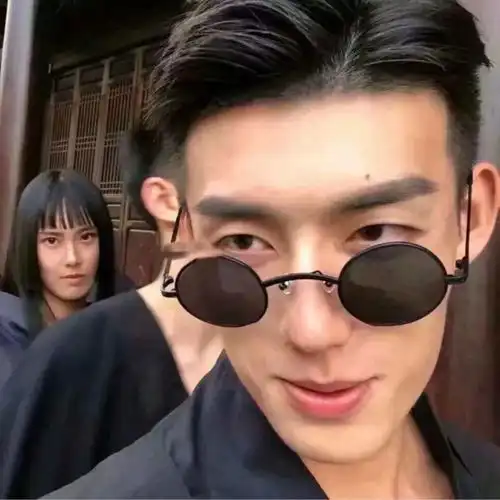 扣扣男生西装墨镜头像老