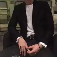 男生头像成熟稳重大气微