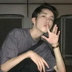 活力好动的男生头像简直就是一个活宝