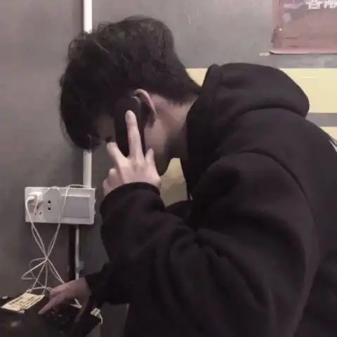 ins男生头像缘分是本书,翻得随意会错过,读得认真会泪流
