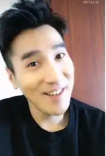 搜狐公众平台赵又廷直播自喻柿子馒头只为了挑战人生最冒险的事