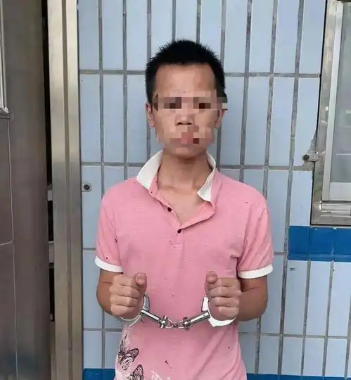 李某兵,男,24岁