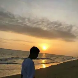 情侣头像唯美背影一男一女两张2019最流行个性情侣头像