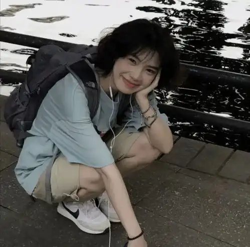 头像玫瑰捧起篝火,追忆它少年时爱的日落腾讯新闻