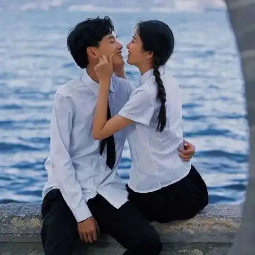 很酷很酷的男生头像爱情