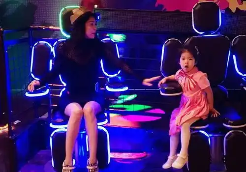 章子怡女儿堪称整容式长大,醒醒小土娃变美妞