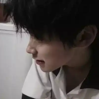 ins男生头像最新潮流烫