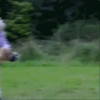 搞笑gif妹子开火车了,我也要加入玩玩