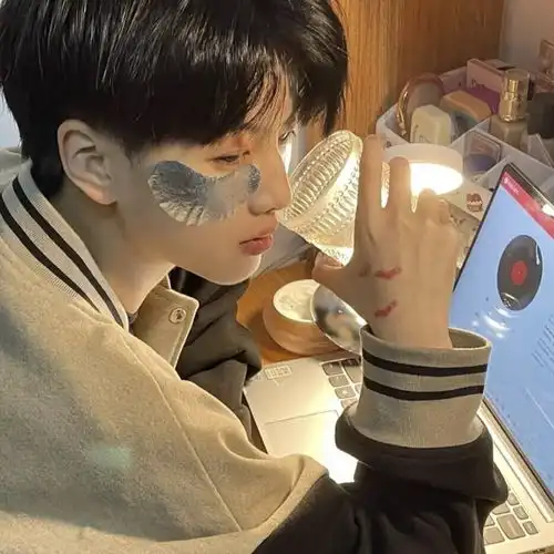 ins男生也需要偏爱的头像