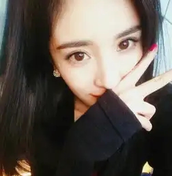 赵又廷机场照发布,一身黑衣表情淡定