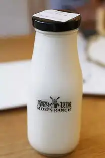 他有500头奶牛文艺范牛奶铺每天都会记录下客人喝完牛奶的表情变化