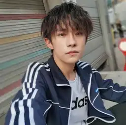 原以为千玺中戏室友个个高颜值,看到王俊凯北电室友明星爆款