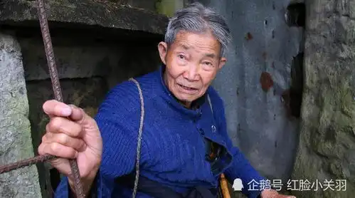 90岁孤寡老人,花26万自建活人墓,提前请人吃酒席办后事