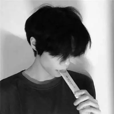 黑白男头像高冷真人孤独男生黑白丧系头像