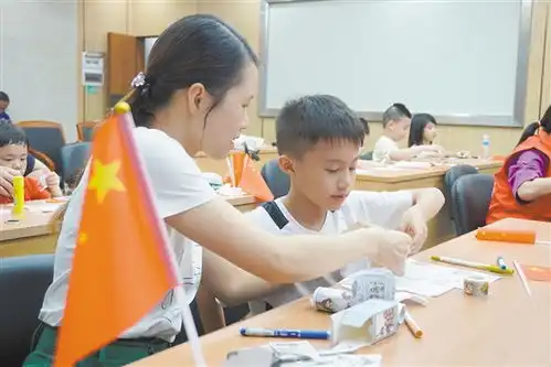 少年儿童制作党味手账培养爱党爱国爱家情怀