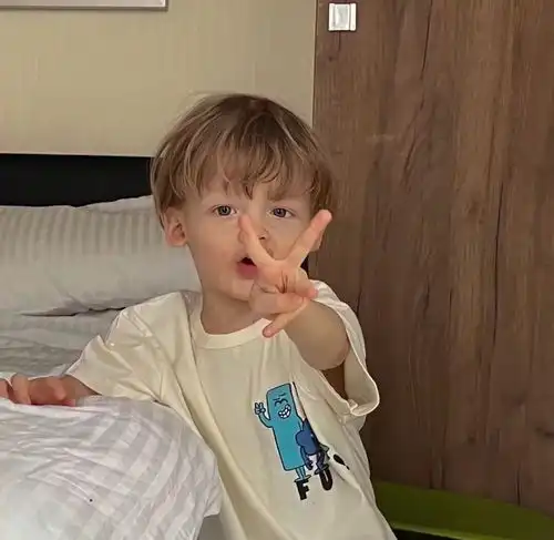 头像小孩男生少年