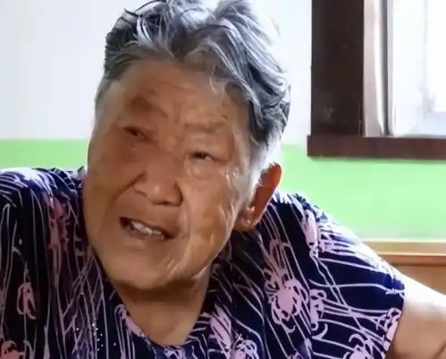 回顾76岁老太住敬老院15年吵着回家养老,子女称母亲已去世28年