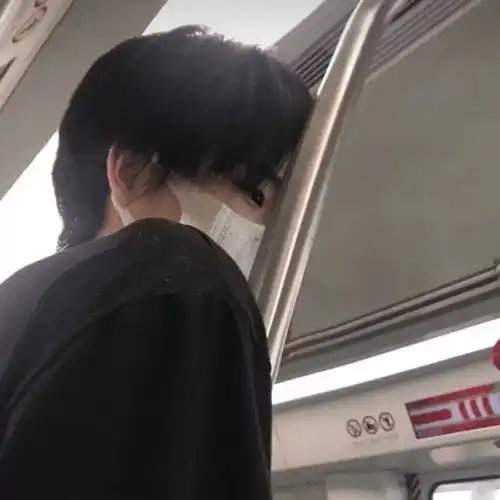 男生头像真实照片高清对