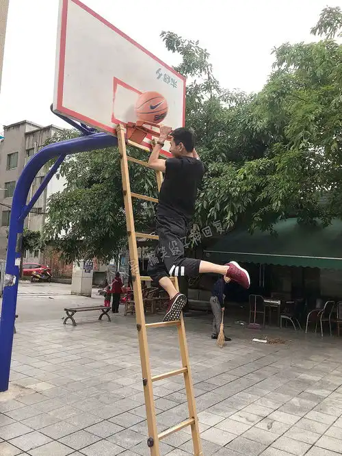 搞笑ps求大神把我p成武功很厉害,相当霸气的那种