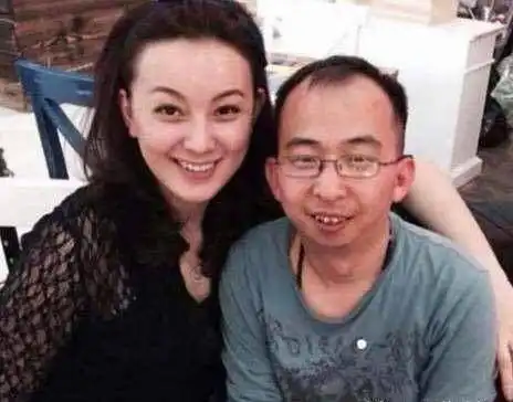 长得丑却艳福不浅的几位男星,最后一位每个男人都羡慕