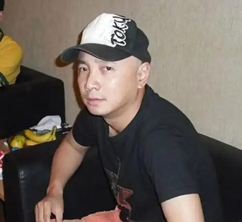 影帝徐峥父亲早亡,19岁曾因遗传缺陷彻底绝望
