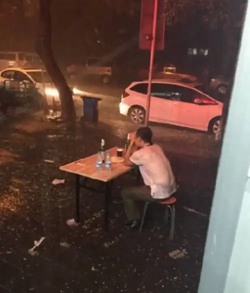 男到中年,不如狗