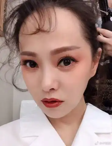 求你别这样化妆啦,让你颜值加倍的春季妆容一定是做减法