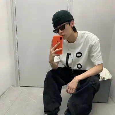 男生手机自拍姿势头像大全觉得很遗憾又觉得你对不起我的喜欢