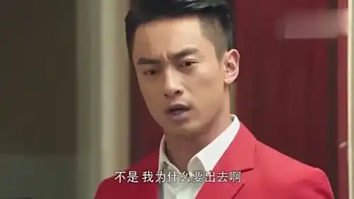 霸道总裁看到保姆干家务在卫生间睡着,露出心疼的表情