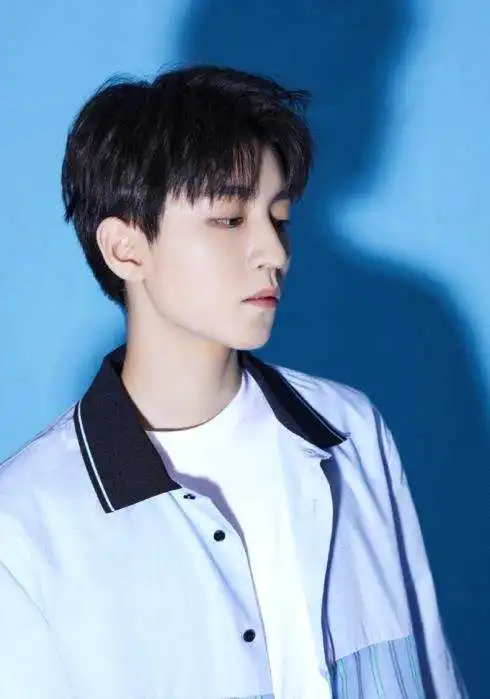 帅气的有画面感的男生头
