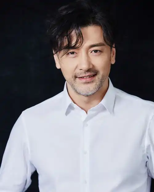 黑白极简头像男生熟男