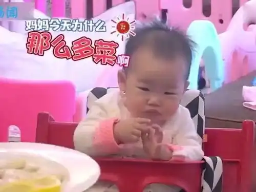 伊能静辛苦做早饭,吃货米粒激动直拍桌子,两眼盯着饭桌表情太萌