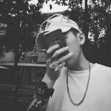 男生头像伤感孤独头像黑