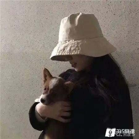 男生头像真人侧脸抱小动