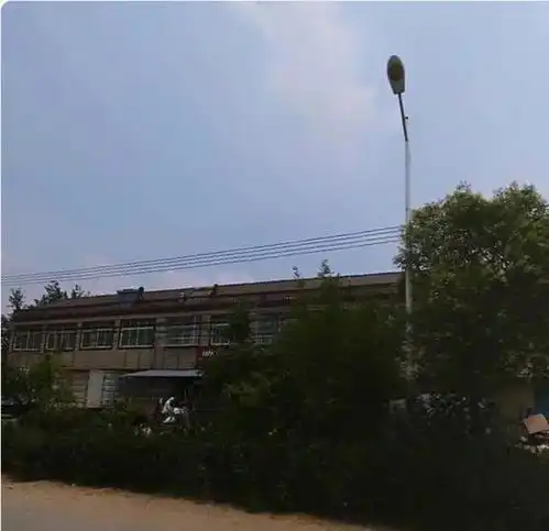 江苏一13男孩在校门口杀害15岁男孩,作案后逃跑,一细节令人后怕