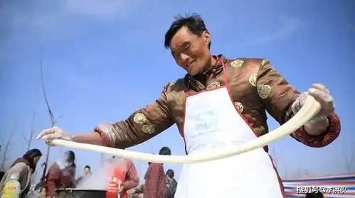 18年前凭一张照片走红的小胖,曾一度火成表情包,如今他怎样了