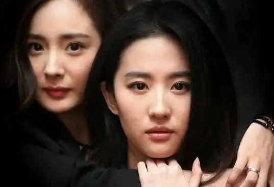 杨幂诈捐门愈演愈烈,baby热巴点赞支持,其他闺蜜毫无动静
