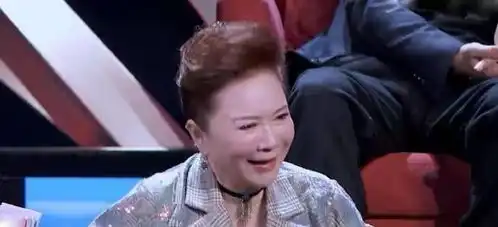 蔡明脸肿到不能笑了演艺圈一半败给硅胶脸,一半败给烤瓷牙