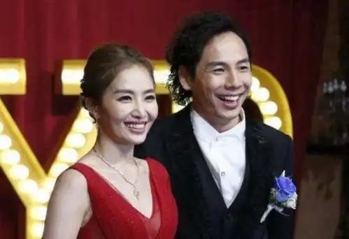 经常消费旧爱被吐槽的8大明星,李晨江疏影上榜,小s最让人无语
