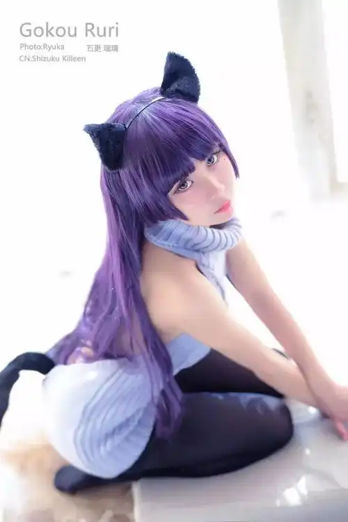 黑丝的黑猫和白丝希尔薇你喜欢哪个